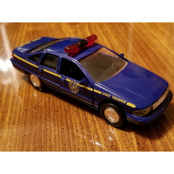 New York State Police Road Champs die cast police car 1:43 scale - Picture 2 of 8